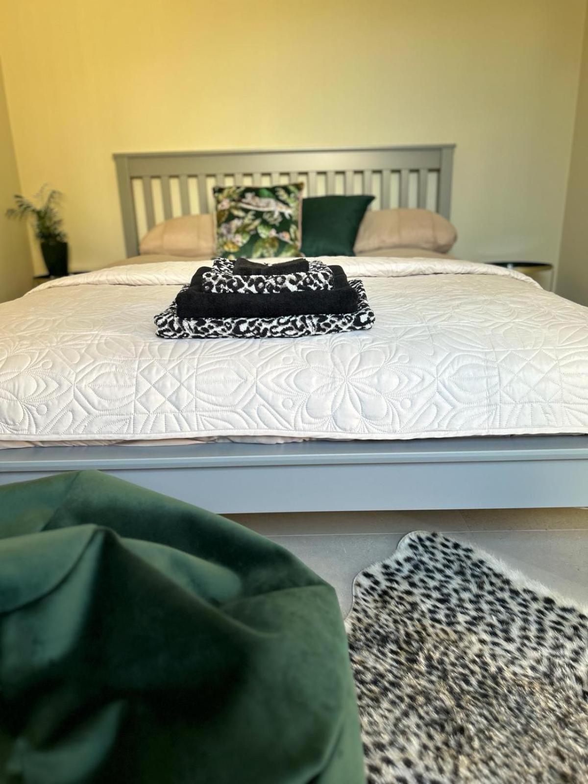 White Oaks Sussex Villa Twineham Ngoại thất bức ảnh